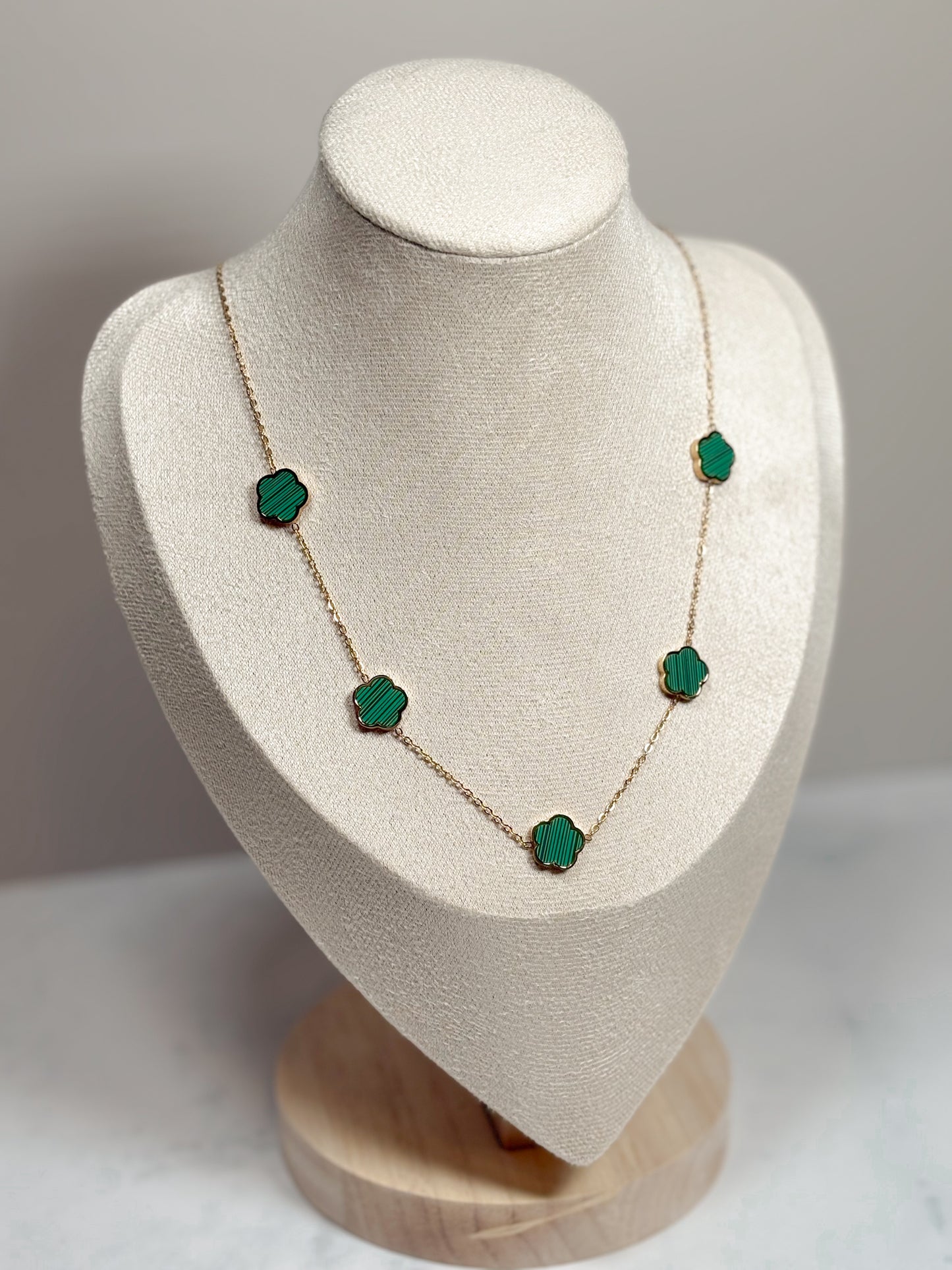 FLOWERS NECKLACE