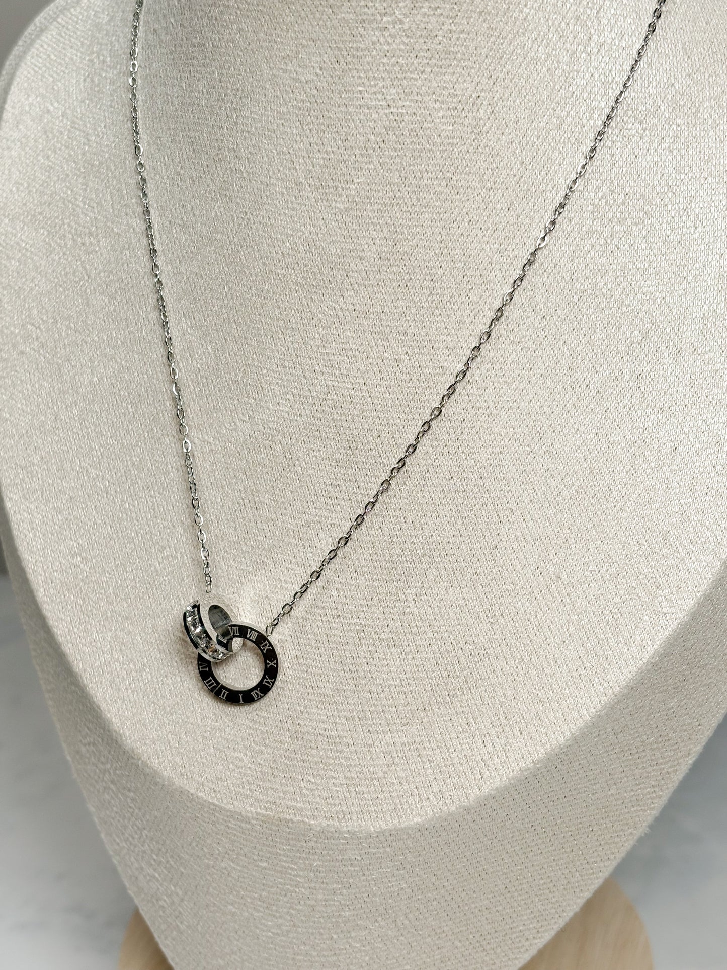 SILVER NECKLACE