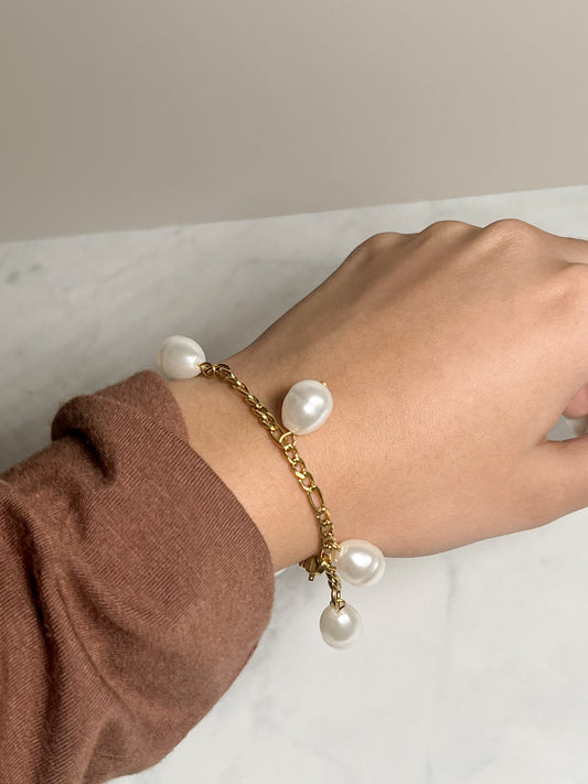 PEARL BRACELET