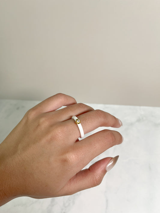 WHITE RING